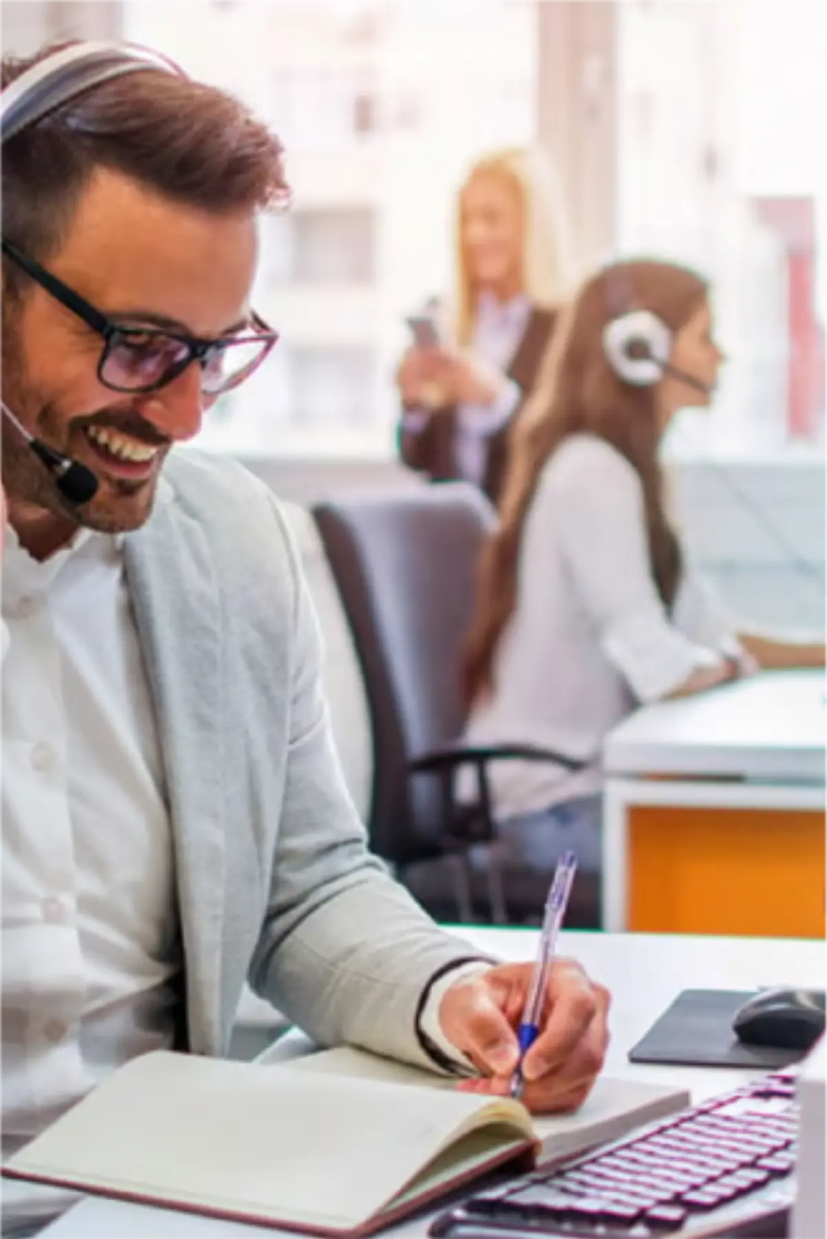 Fufills call-center operator confirming a COD order